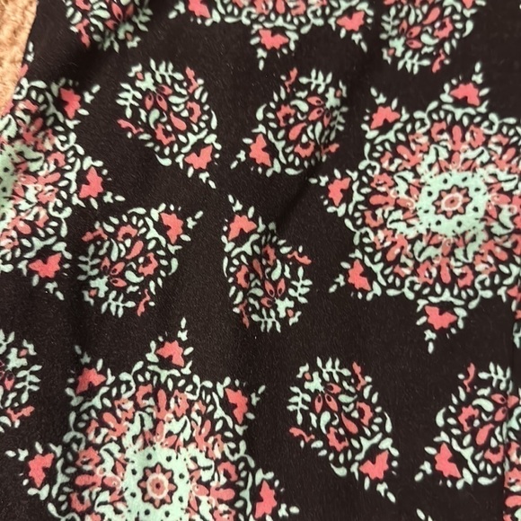 Lularoe one size legging - Picture 2 of 4